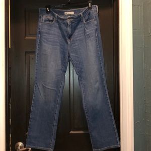 Women’s Levi jeans
